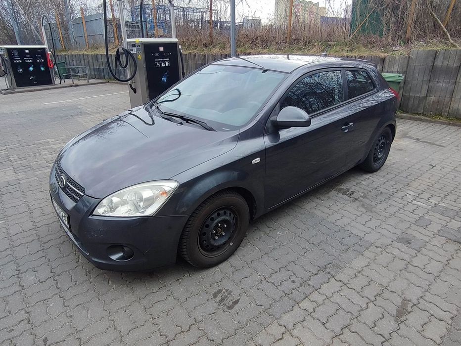 Kia ProCeed Auto bezwypadkowe, w dobrym stanie