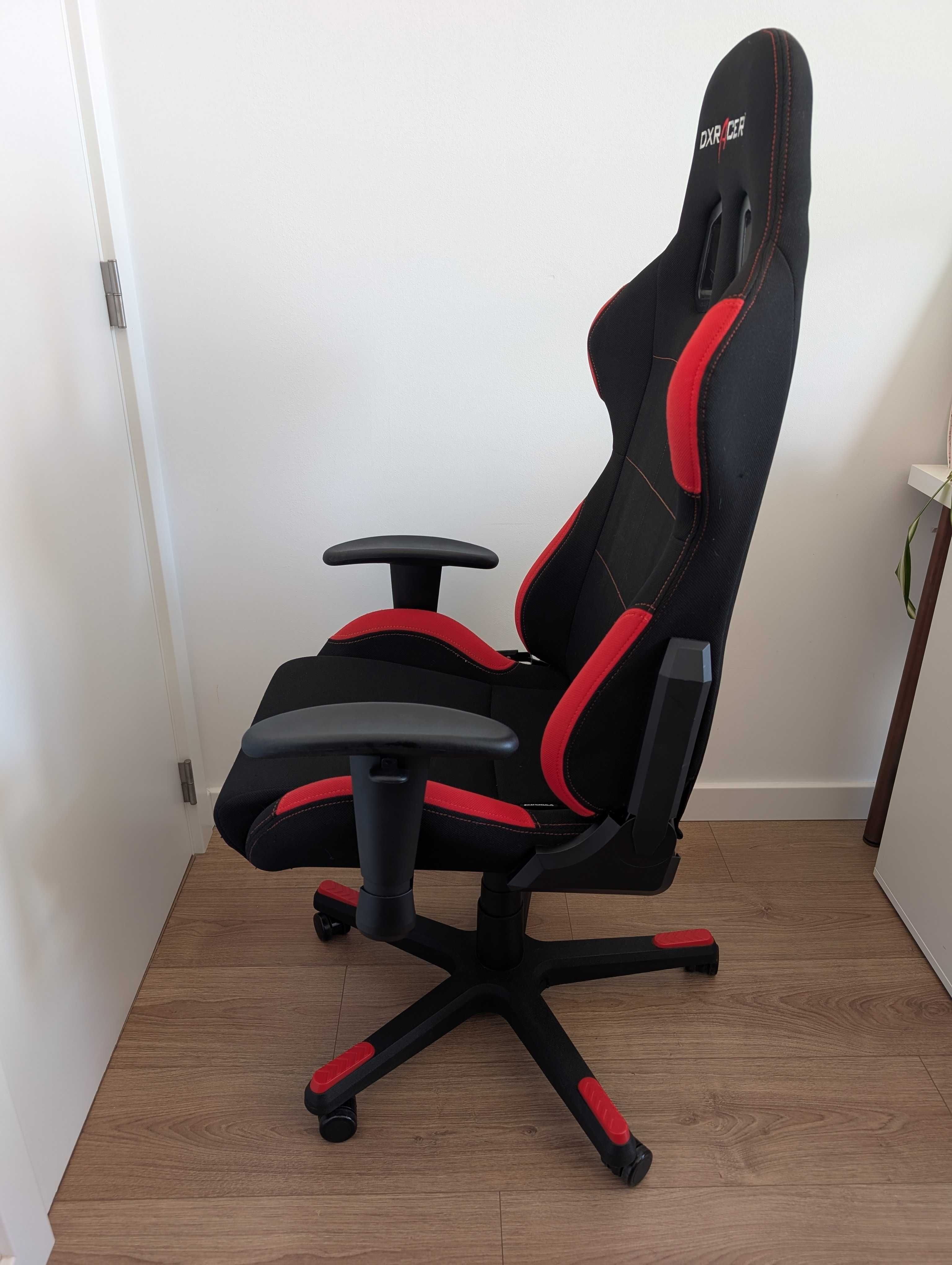 Cadeira de escritório - Gaming Chair - DX Racer