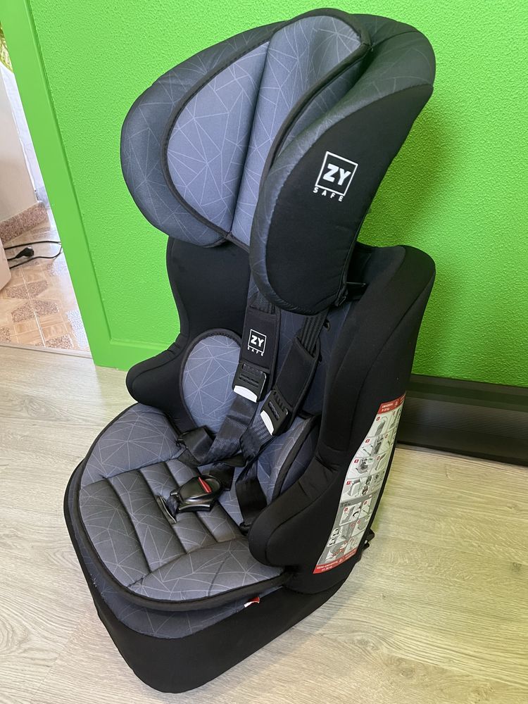 Cadeira com isofix Zippy