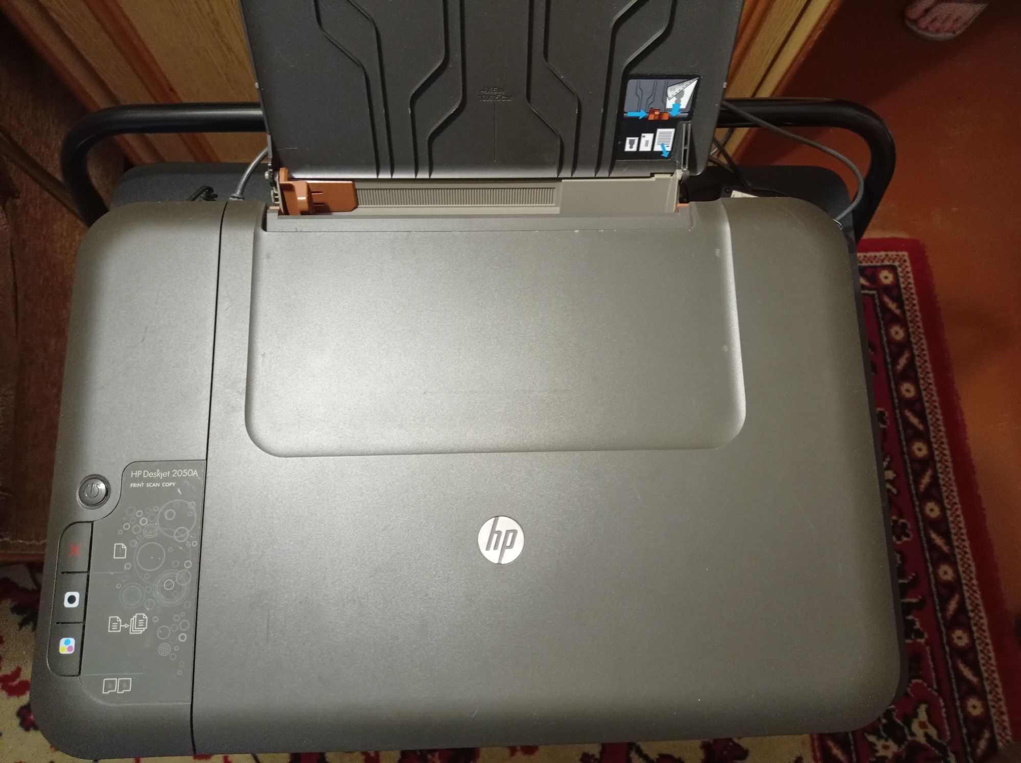 Принтер-сканер  hp deskjet 2050a