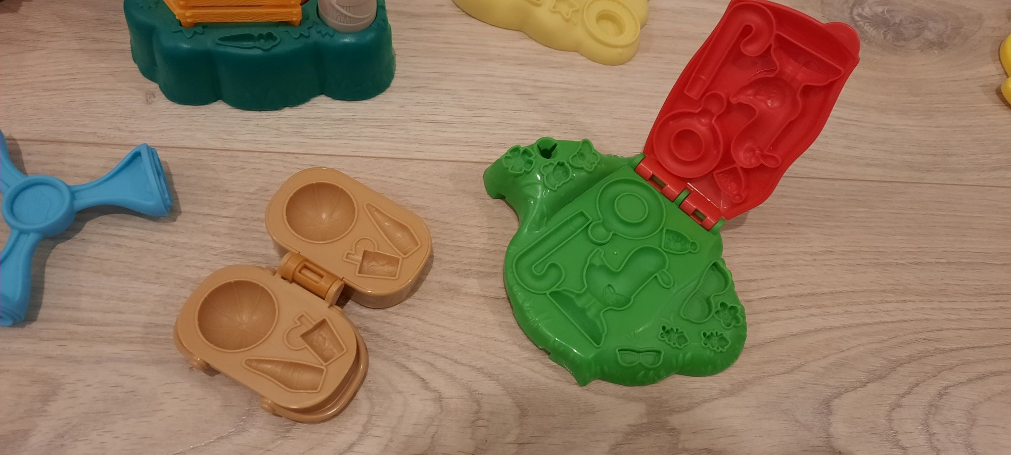 Foremki play doh ciastolina świnka wyciaskanie