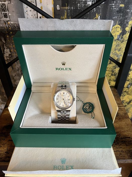 Rolex “Land Dewller” open case