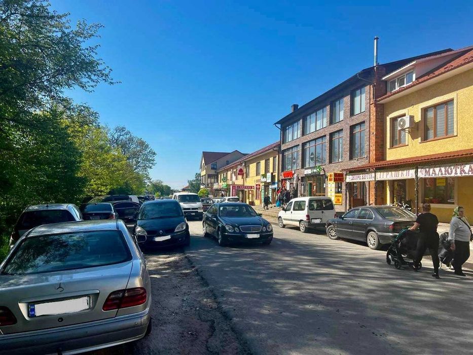 Оренда комерційних приміщень [1 поверх-90, цоколь-150] | смт. Глибока