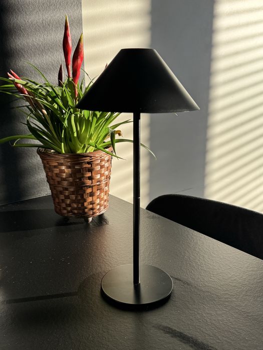 Bezprzewodowa lampa stołowa LED Nebida Outdoor