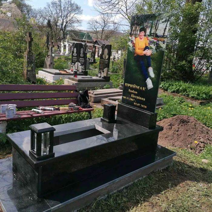 Пам'ятники з Скла Салон-Магазин Граніт