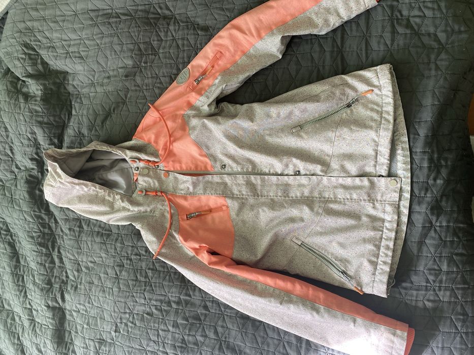 Демісезонна жіноча куртка S