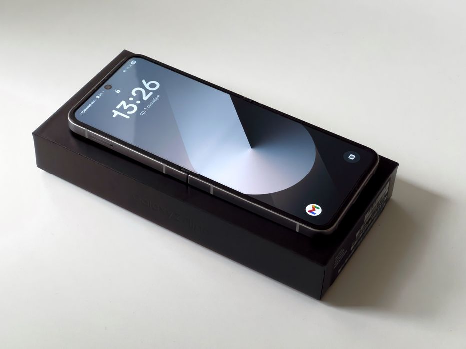 Samsung Z Flip 6 512 GB 12 RAM