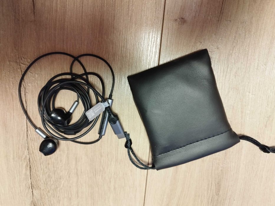 Słuchawki douszne BENEWY ME542, czarne