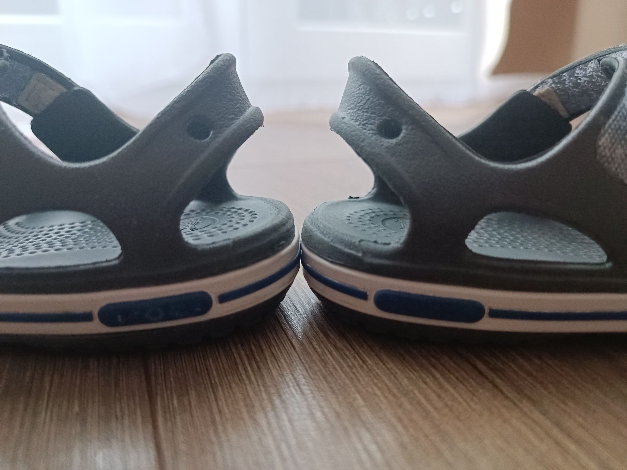 Crocs sandałki dla chłopca rozm 6 (23)