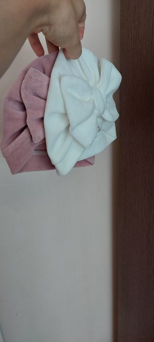 Шапочки для новонароджених дві купуєте третя в подарунок