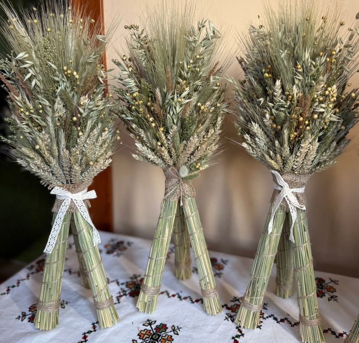 Дідухи, снопи, колоски пшениці