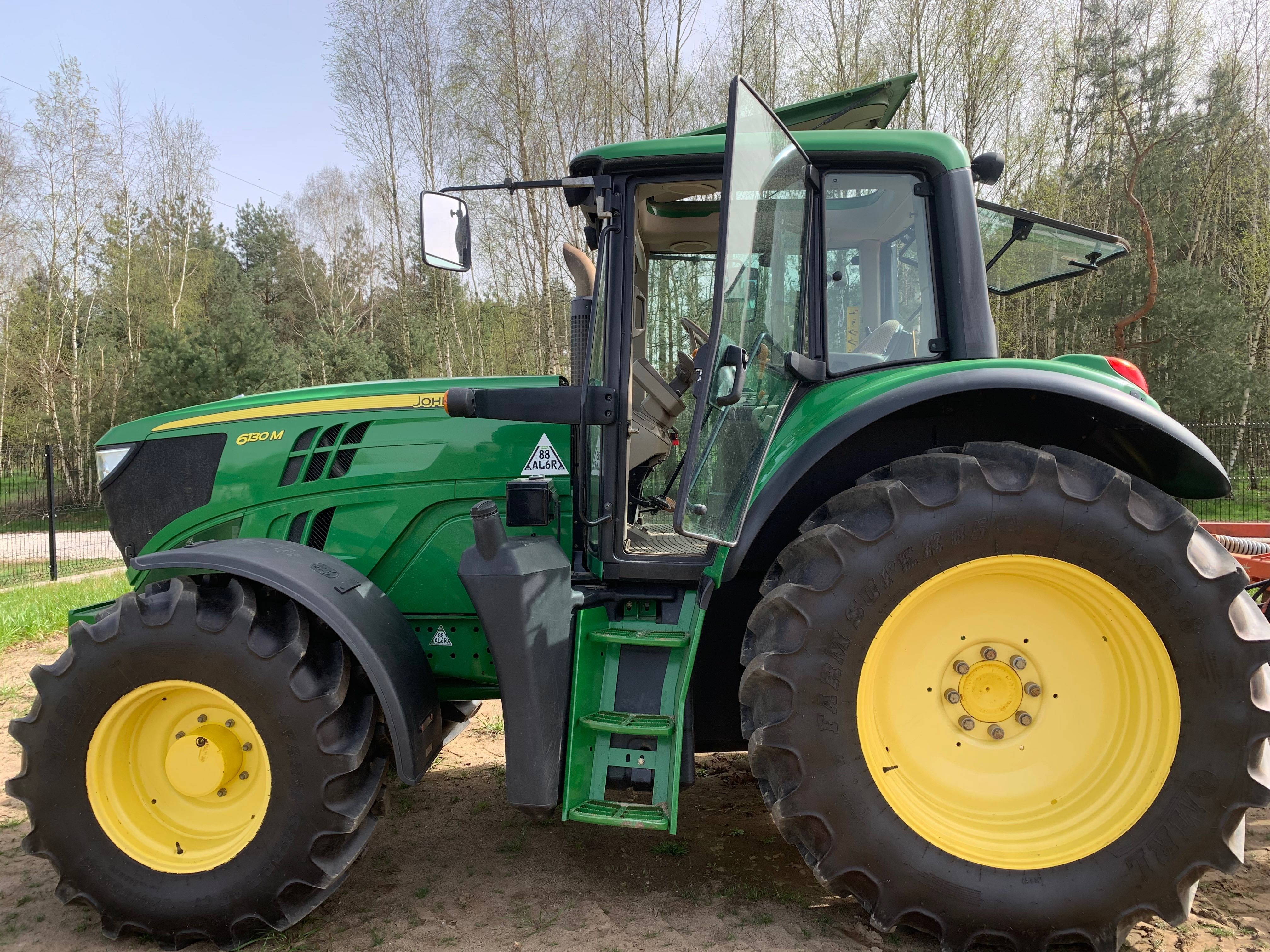 John Deere 6130M