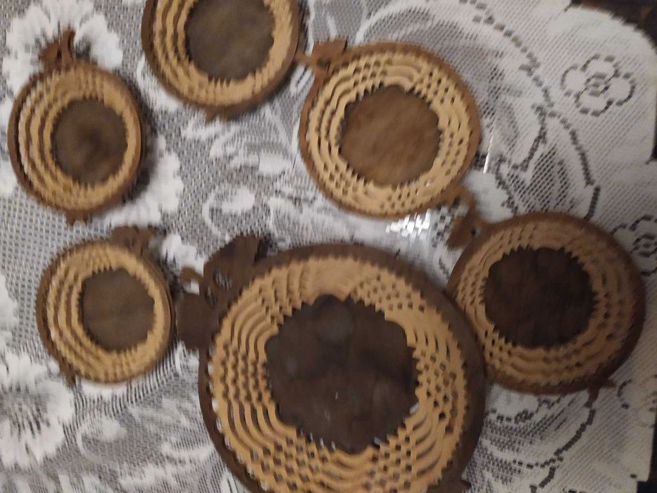 Podstawki pod szklanki i dzbanek używane