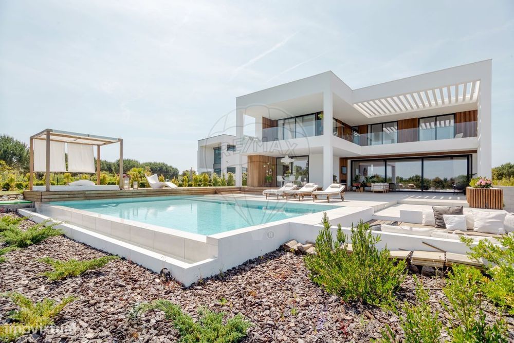 Moradia T4 para venda