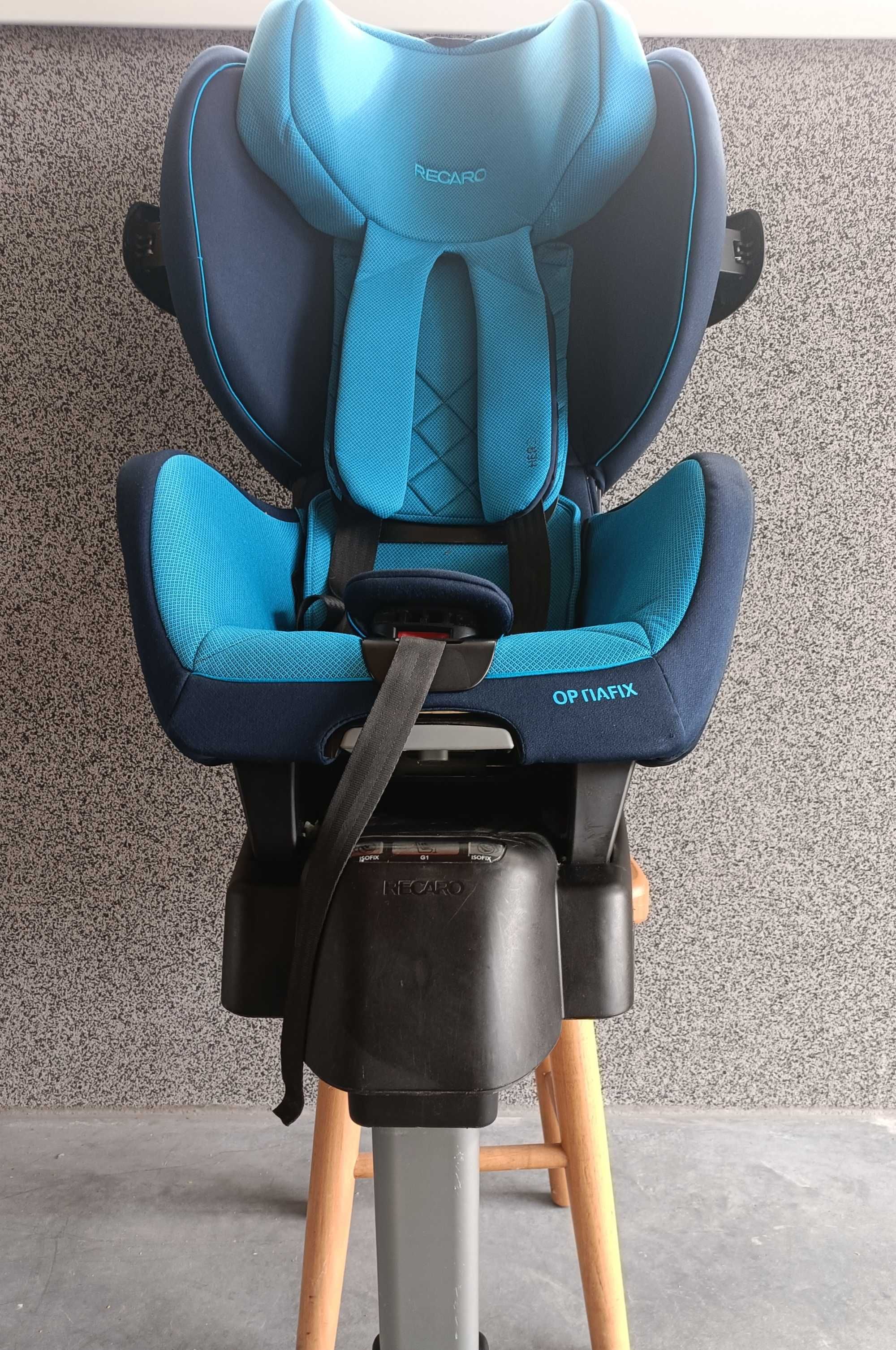 Fotelik samochodowy Recaro Optiafix Xenon blue 9-18kg