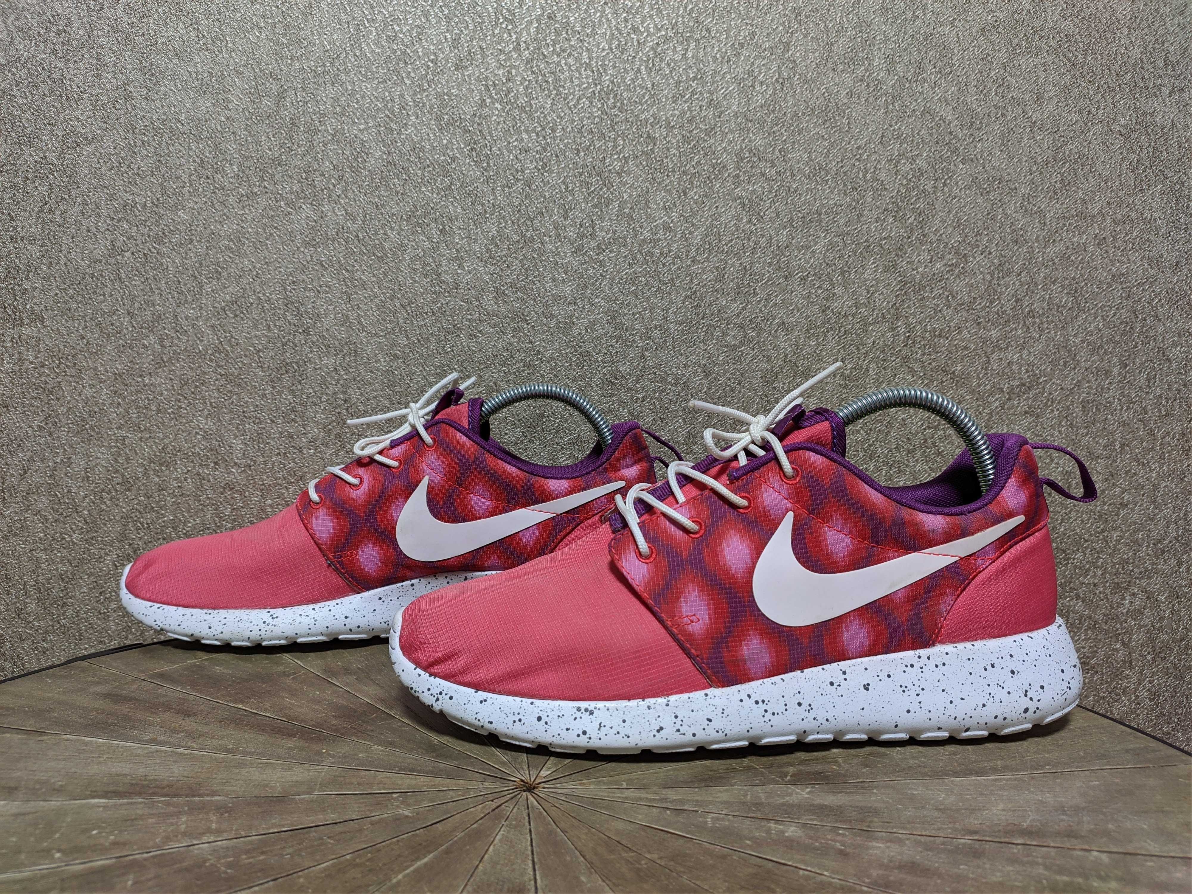 Жіночі кросівки Nike Roshe Run Оригінал Розмір 42(26,5см)