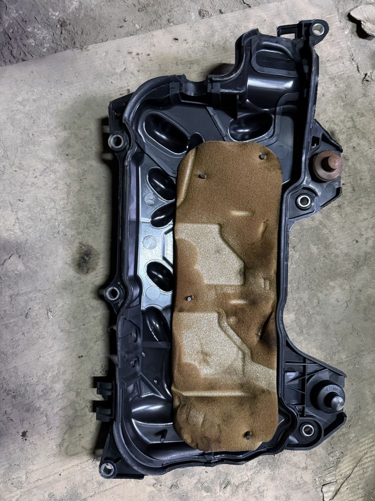 Декоративна накладка кришки Nissan Qashqai Renault Trafic 2.0dci 07-14
