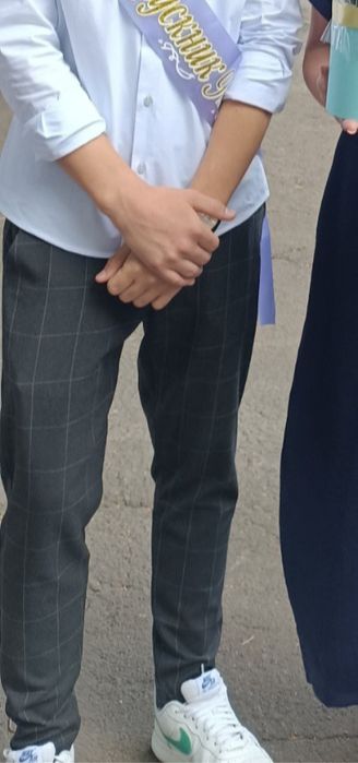 Класичні штани в клітинку