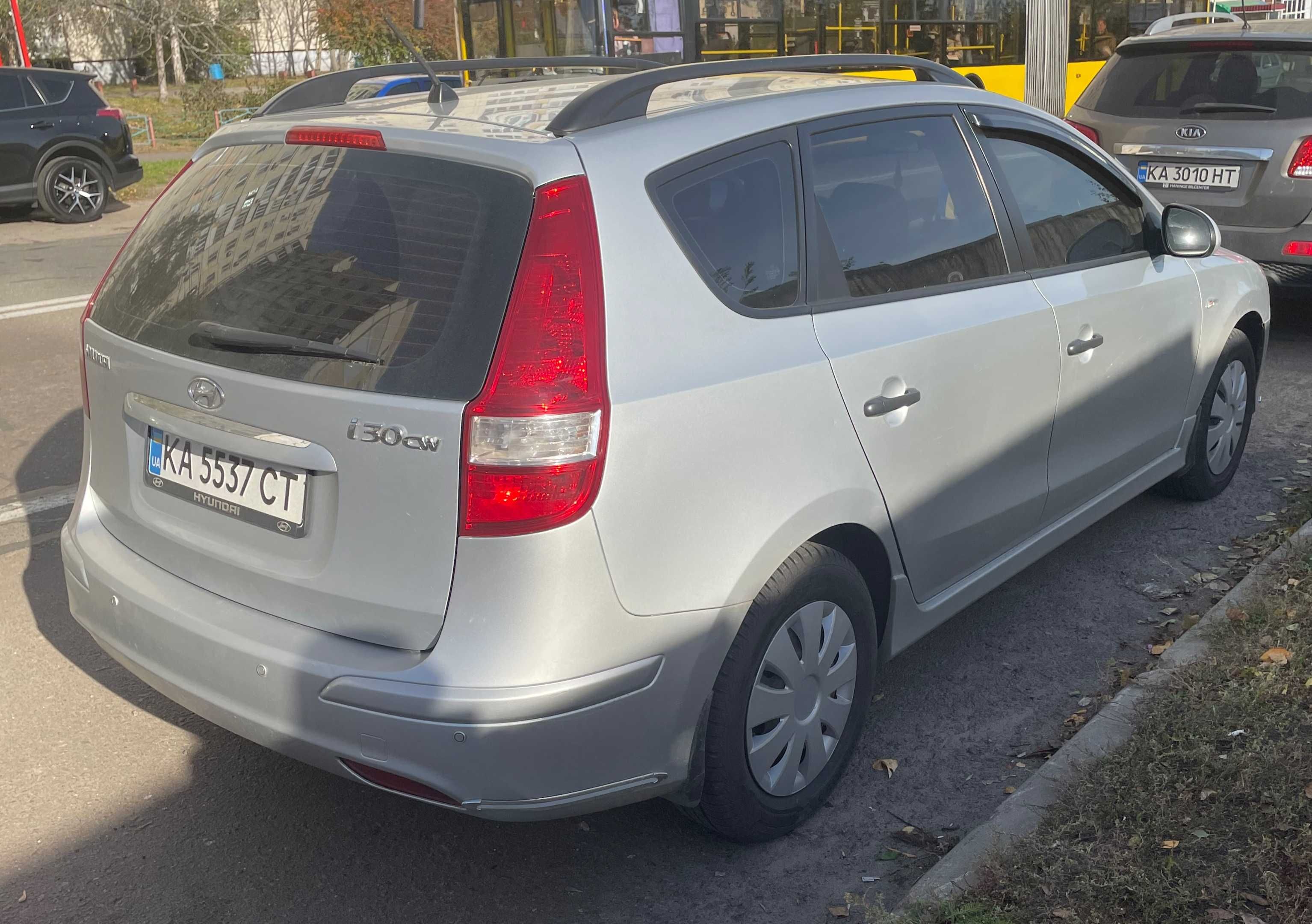 Hyundai i30 CW  атомат , газ-бензин