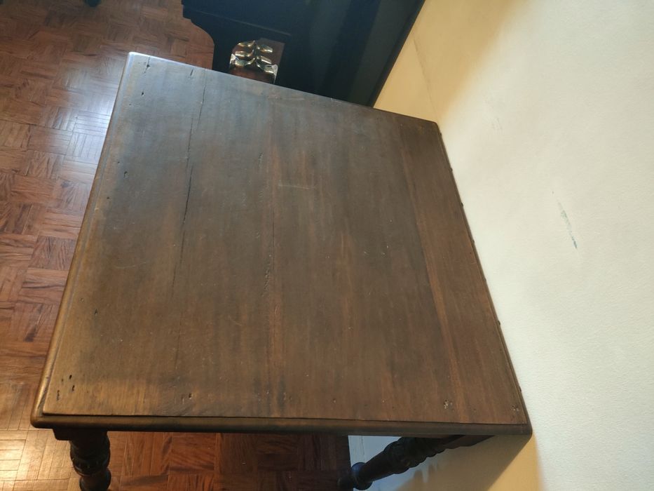 Early 20th-Century Walnut Table64584287698178123