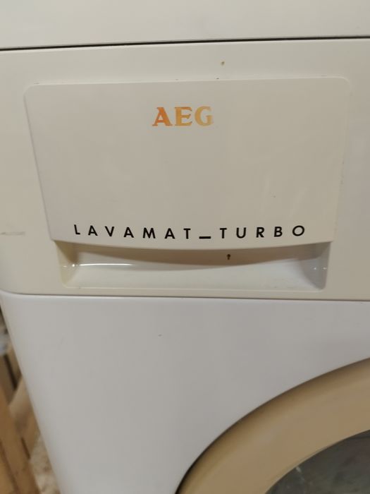 Máquina de lavar e secar roupa