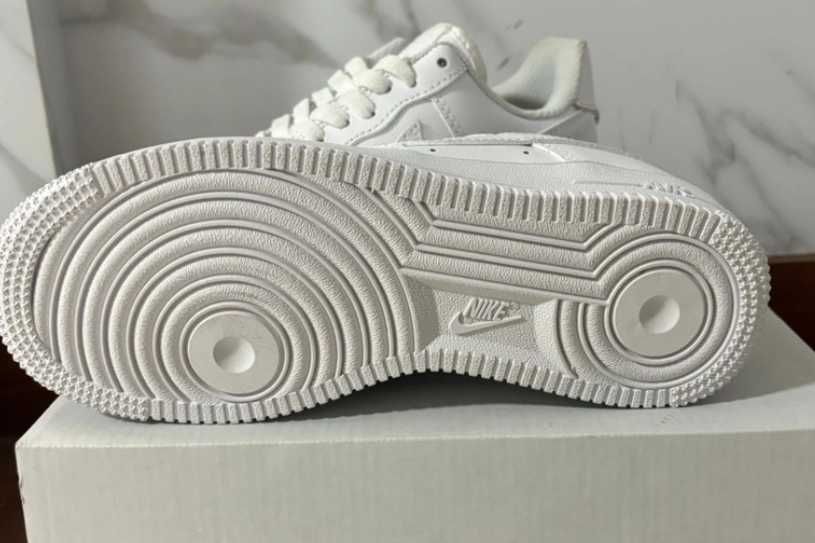 NIKEAir Force1Low07 R.42.5