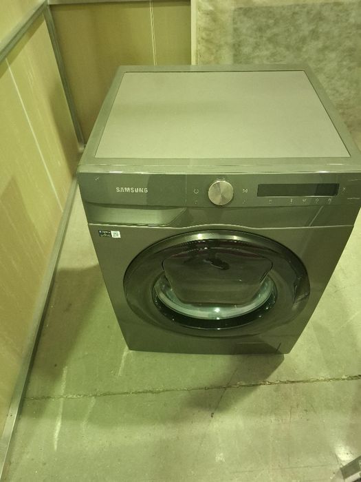 Máquina de lavar roupa nova 350€ com factura e garantia