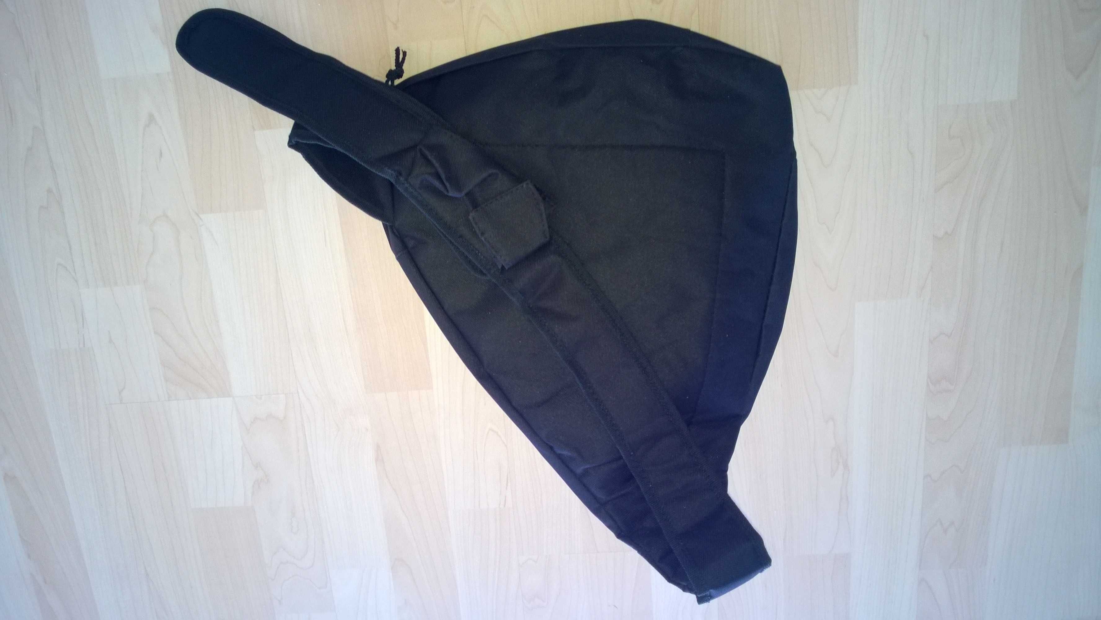 Mochila Preta Ray-Ban, com fecho, nova