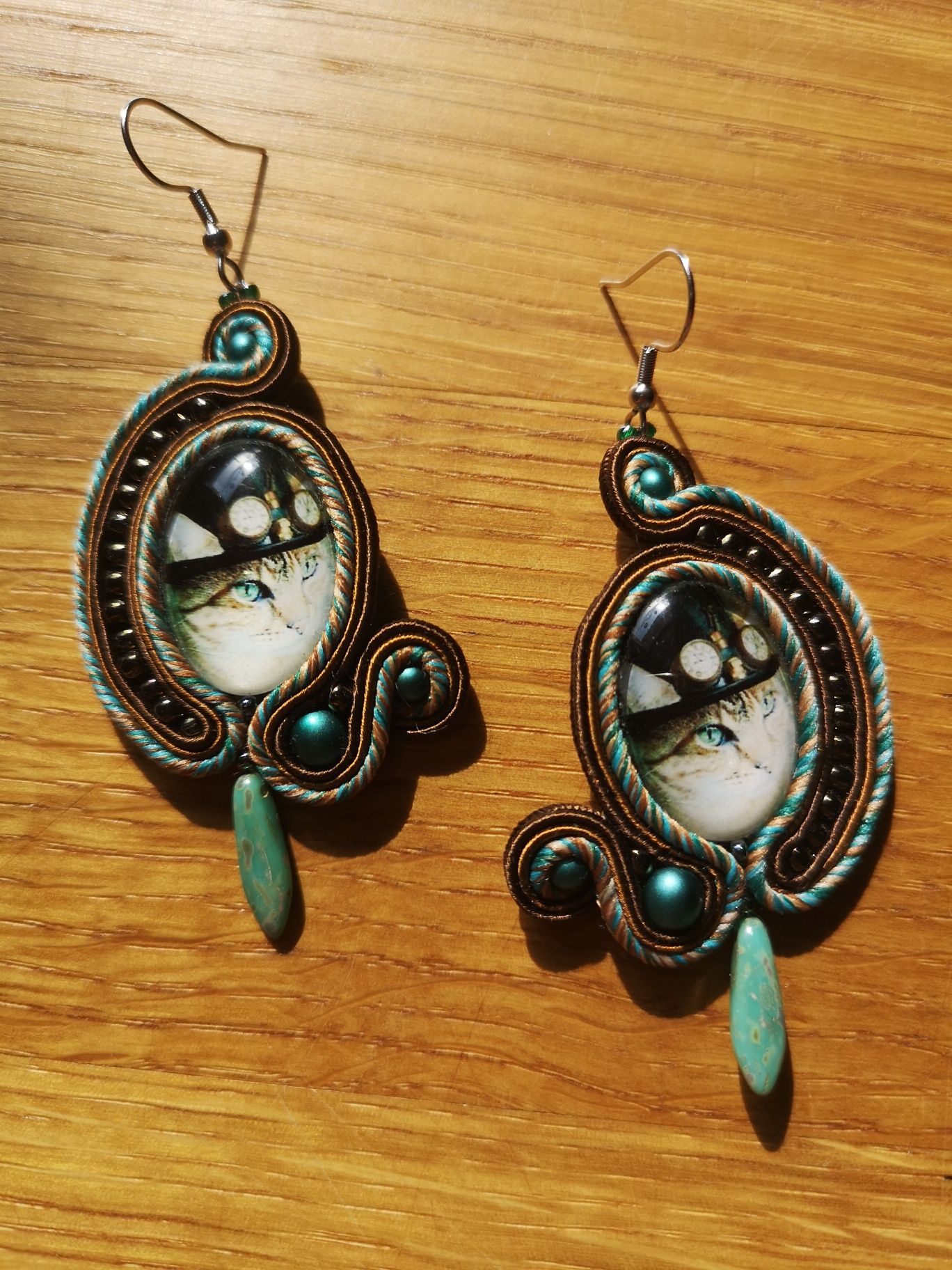 NOWE Kolczyki sutasz steampunk z kotami