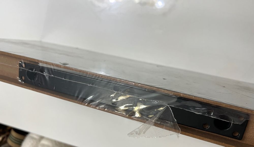 Półka ścienna Czarna  połysk 60/23,5