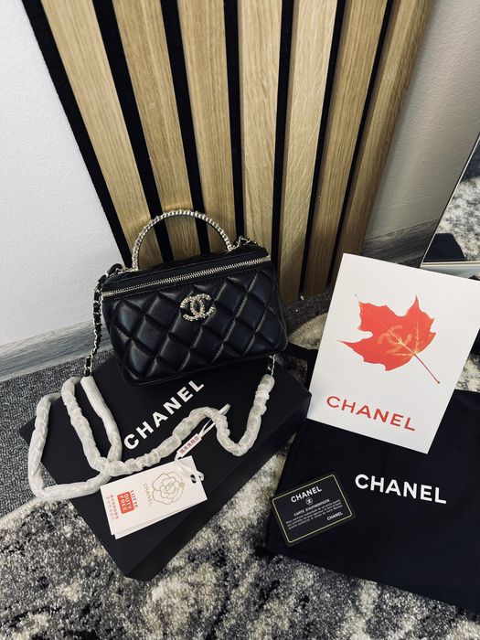 Сумка Chanel Vanity Case чорного кольору