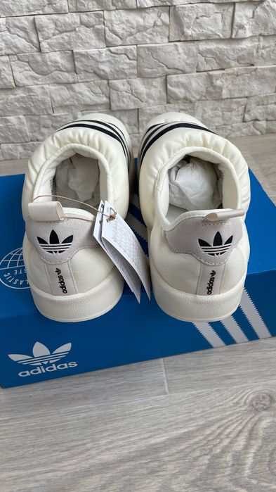 Тёплые пуховые слипоны дутики Adidas Puffylette Originals 2022 белые