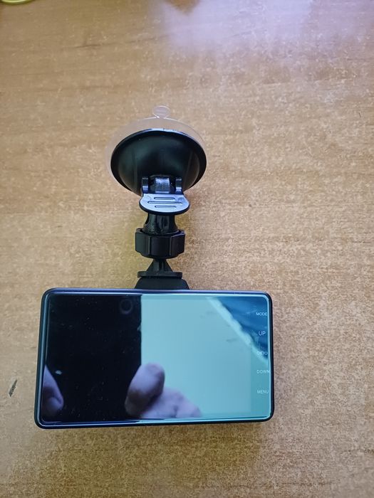 Продам видеорегистратор Hikvison