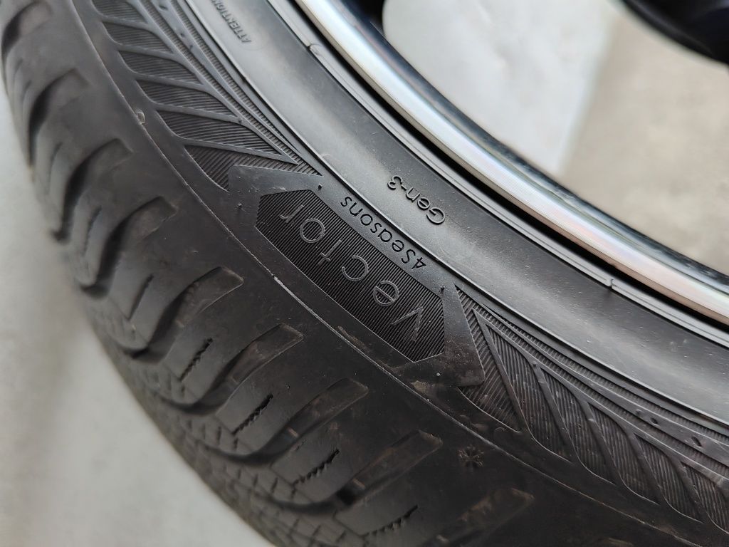 Opony całoroczne Goodyear Vector 4season Gen3 215/50 r18