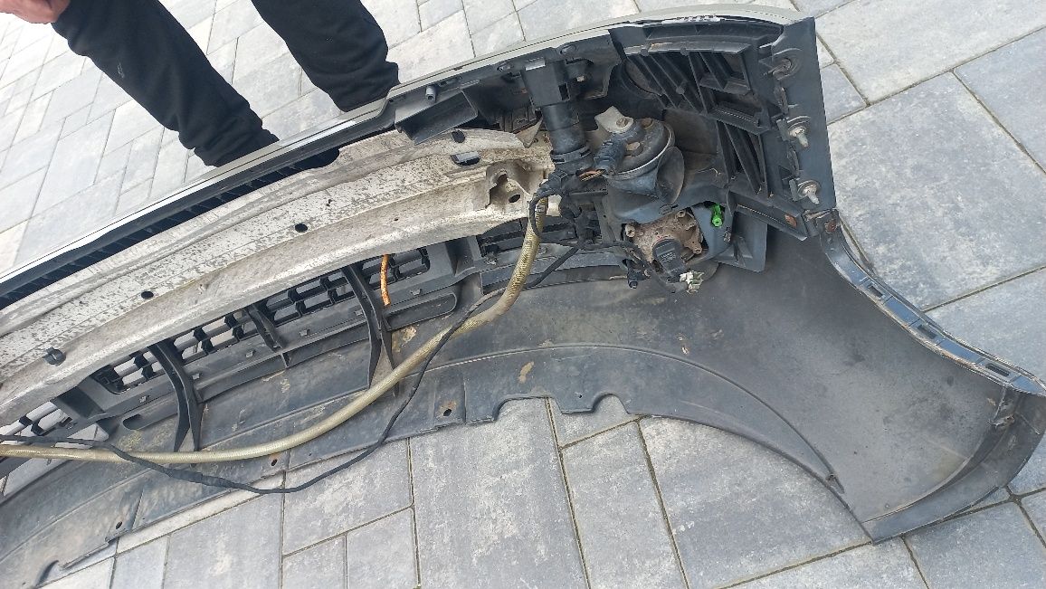 Audi a4 b6 zderzak przód przedni piaskowy ly1x spryski xenon