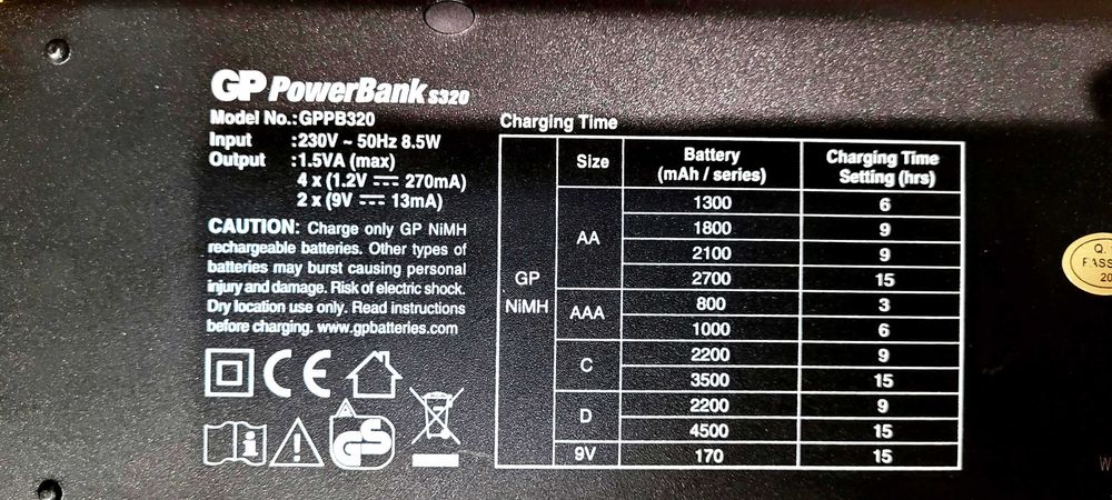 Carregador de Baterias GP GPPB320