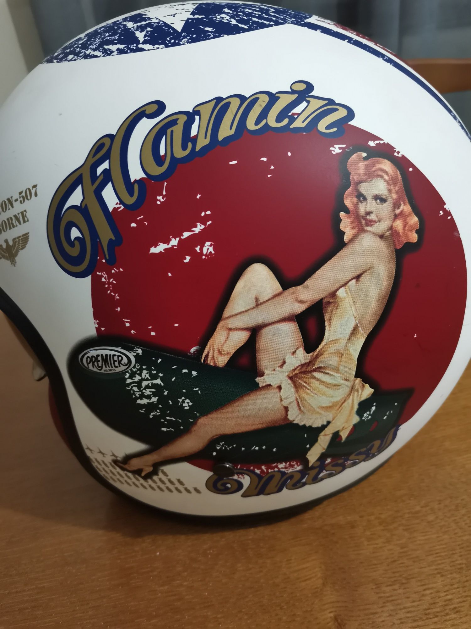 Capacete premier vintage pin up