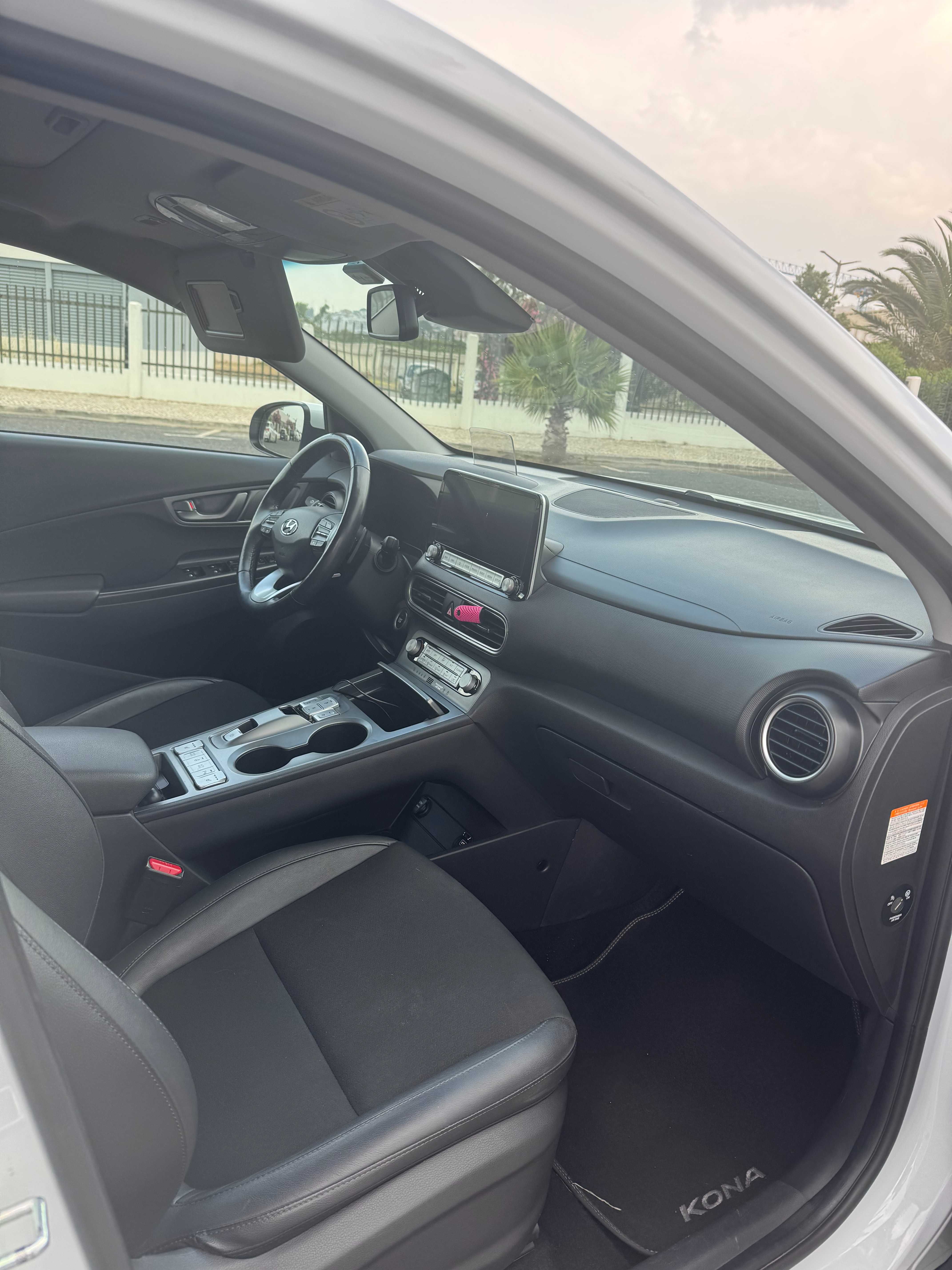 Hyundai Kauai elétrico -  Premium + LED de 64 kWh
