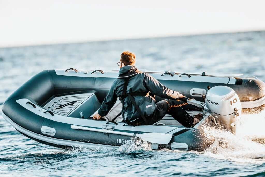 RIB Highfield Classic 360 - dinghy, tender, mała łódź motorowa