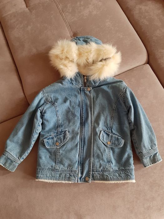 Продам джинсову куртку на дівчинку