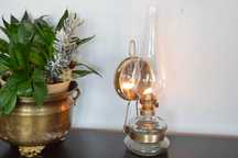 lampa naftowa wisząca lub stojąca z lusterkiem
