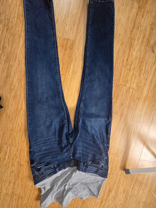 Jeansy z pasem ciążowym