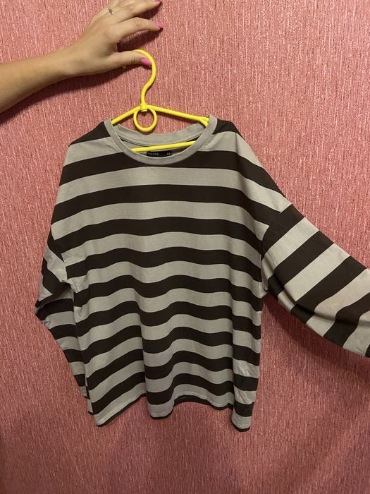 Кофтинка для дівчинки в полоску