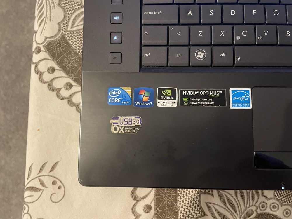 Portatil Asus prateado N73j