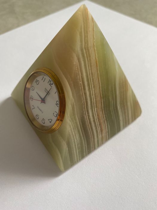 Годинник настільний з оніксу