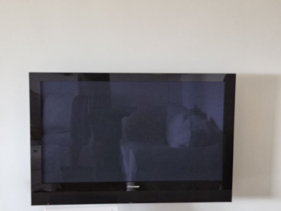 TV Pioneer "Kuro" 40"