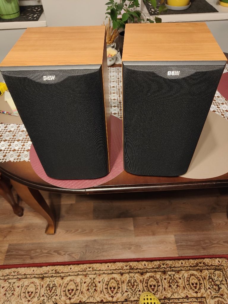 Kolumny Bowers & Wilkins