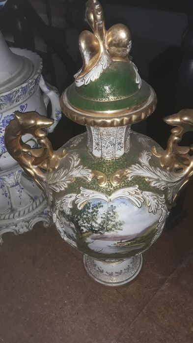 Jarrão antigo verde e dourado