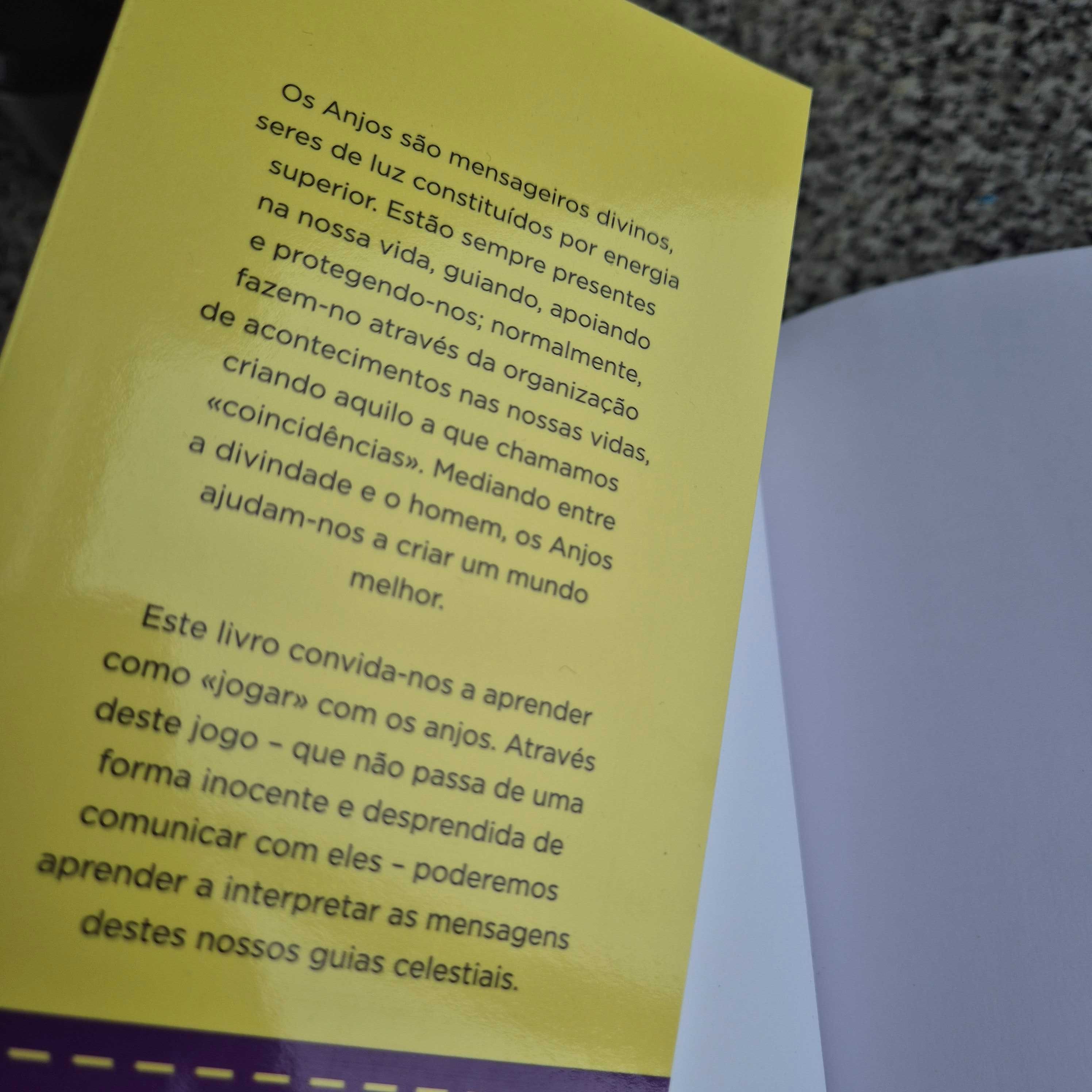 Livro" Dia-a-Dia com os Anjos" de Marta Villanueva e jogo de 50 cartas
