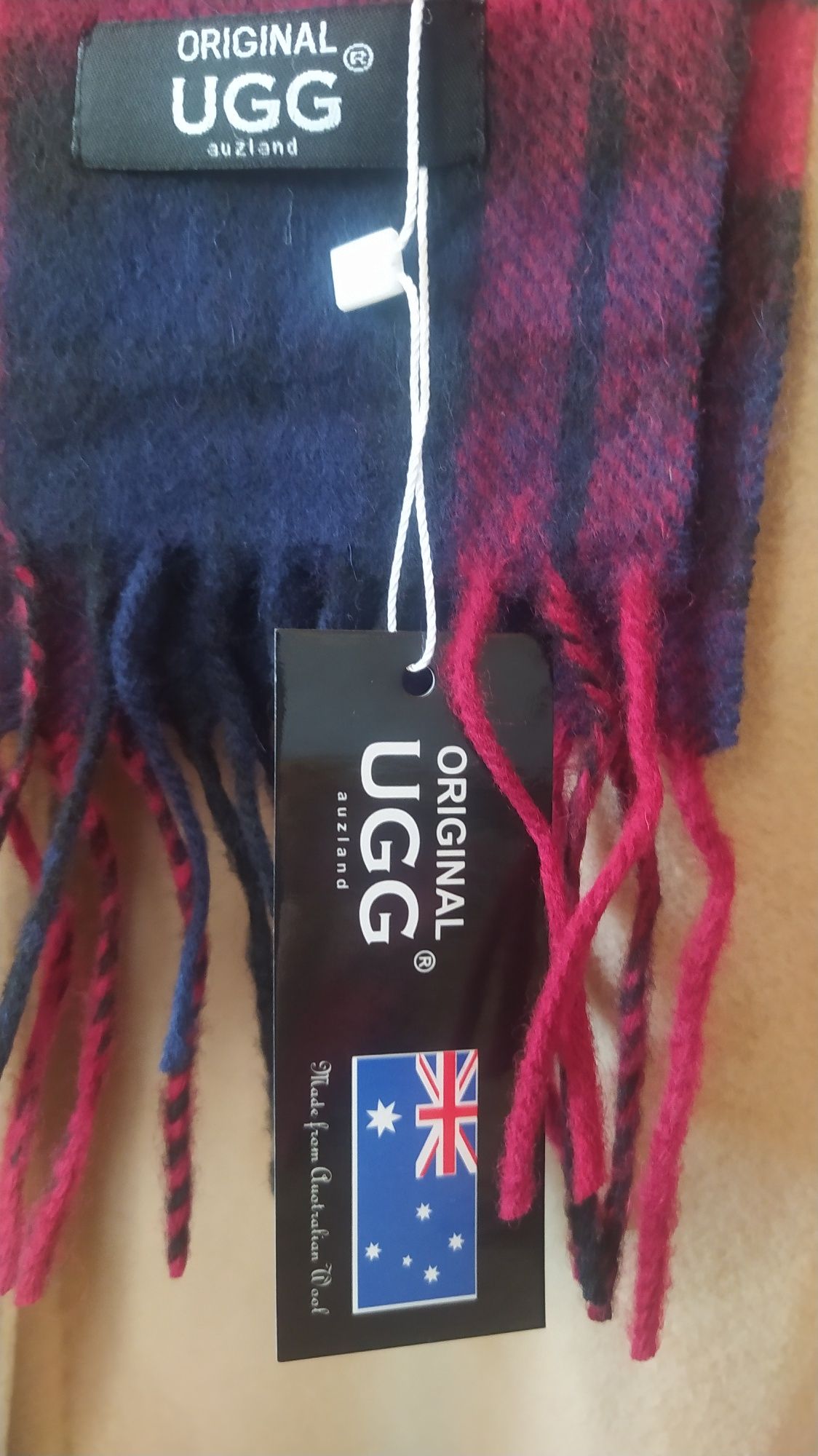 Вовняний шарф Ugg Original auzland, made in Australia.
Made in Scotlan